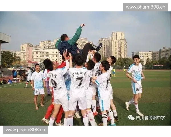 1992年日本高中足球联赛回顾:经典对决与传奇球员的诞生 1992年日本高中足球联赛回顾:经典对决与传奇球员的诞生